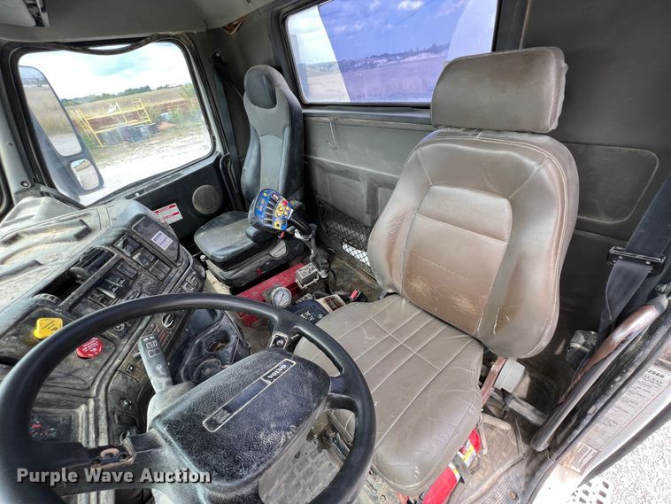 image for item IA9107 2002 Volvo VHD  ready mix truck