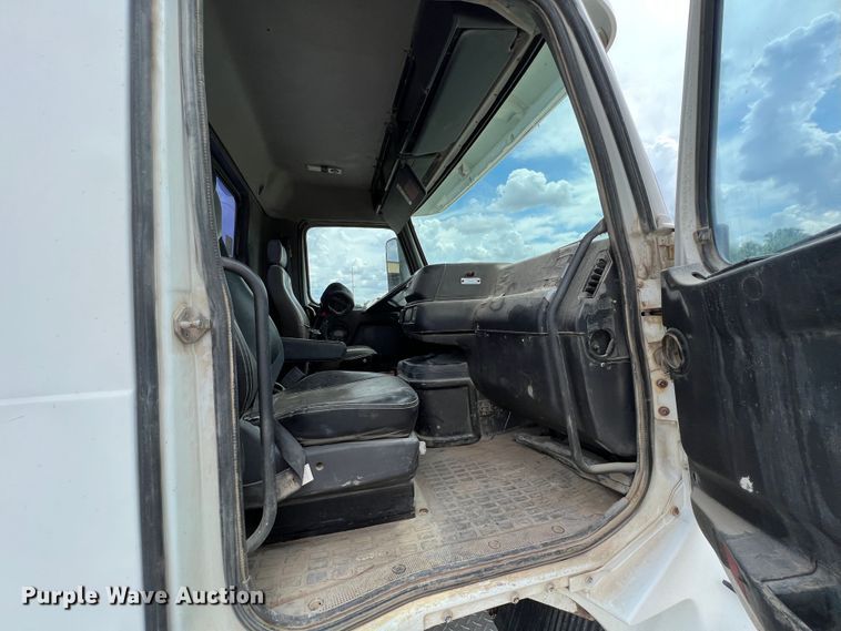 image for item IA9107 2002 Volvo VHD  ready mix truck