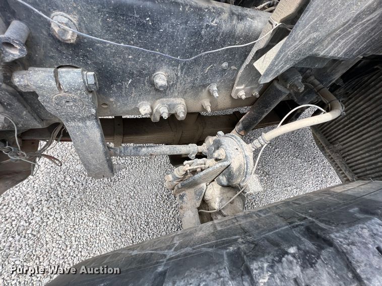 image for item IA9107 2002 Volvo VHD  ready mix truck