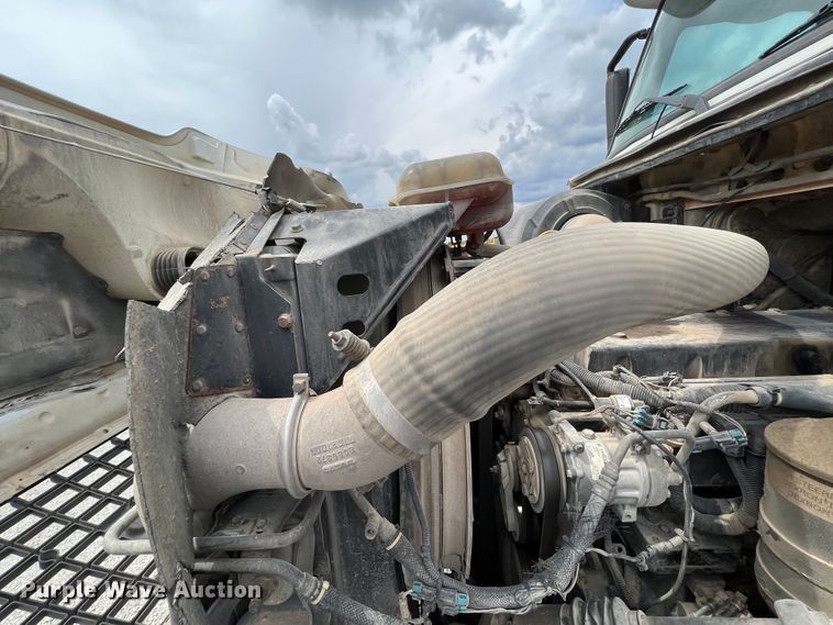 image for item IA9107 2002 Volvo VHD  ready mix truck