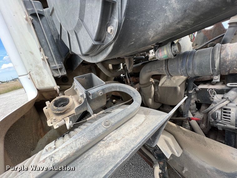 image for item IA9107 2002 Volvo VHD  ready mix truck