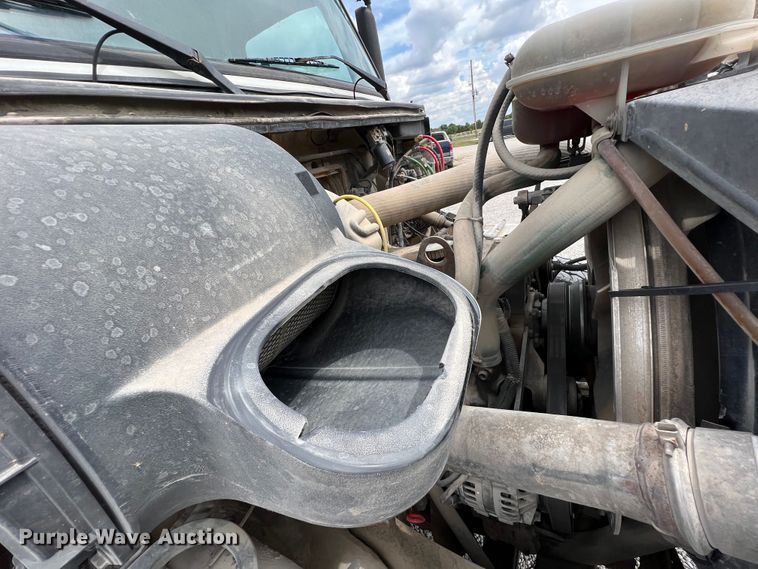 image for item IA9107 2002 Volvo VHD  ready mix truck