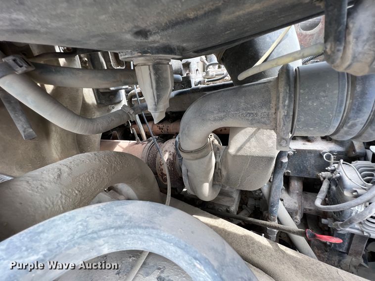 image for item IA9107 2002 Volvo VHD  ready mix truck