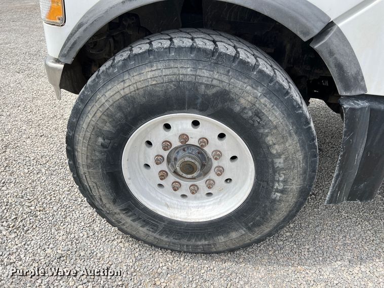 image for item IA9107 2002 Volvo VHD  ready mix truck