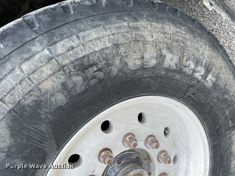 image for item IA9107 2002 Volvo VHD  ready mix truck