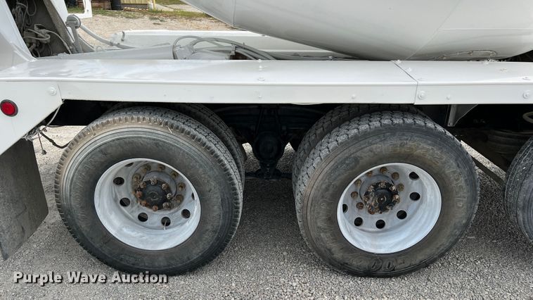 image for item IA9107 2002 Volvo VHD  ready mix truck