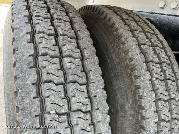 image for item IA9107 2002 Volvo VHD  ready mix truck