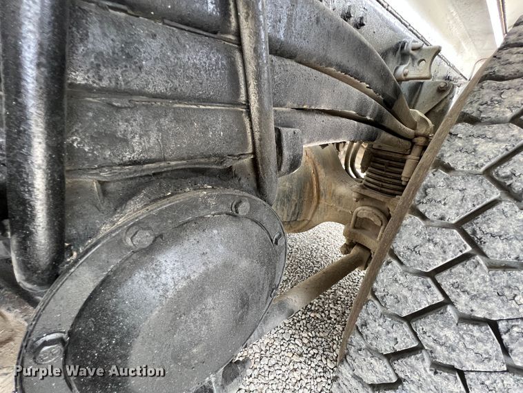 image for item IA9107 2002 Volvo VHD  ready mix truck