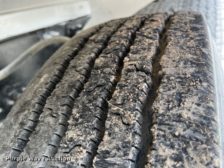 image for item IA9107 2002 Volvo VHD  ready mix truck