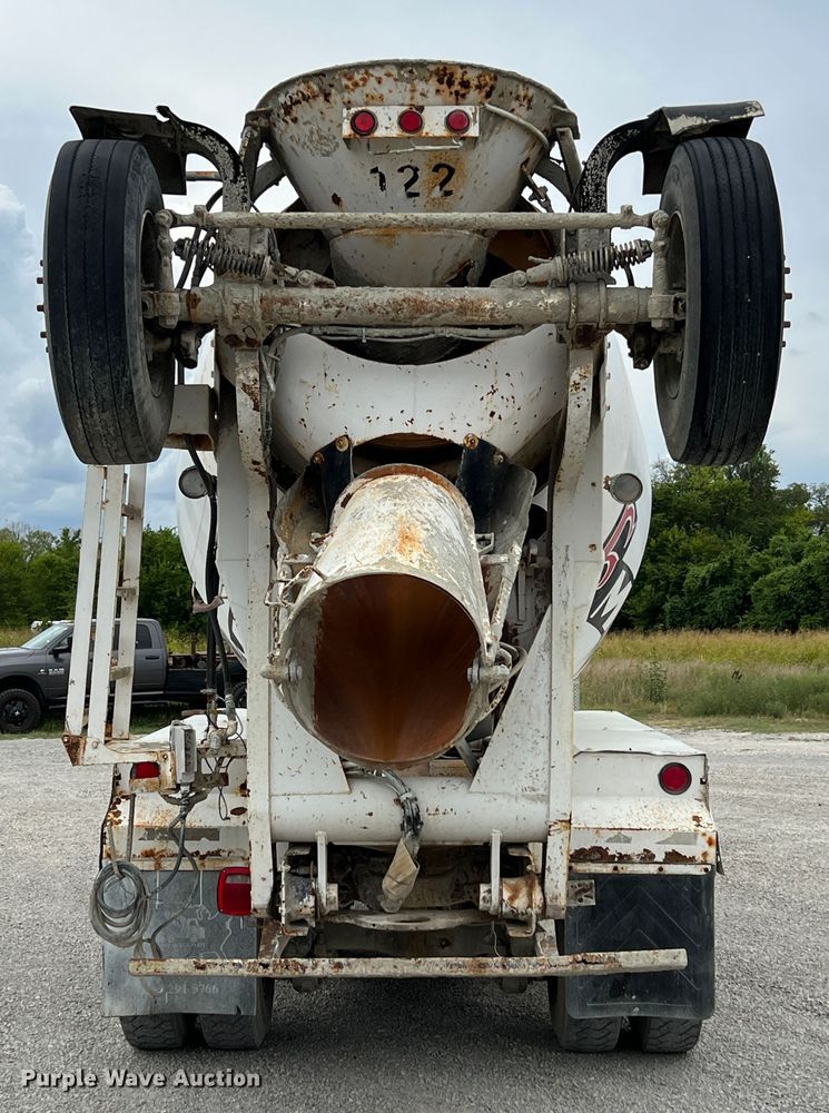 image for item IA9109 2000 Mack RD690S  ready mix truck