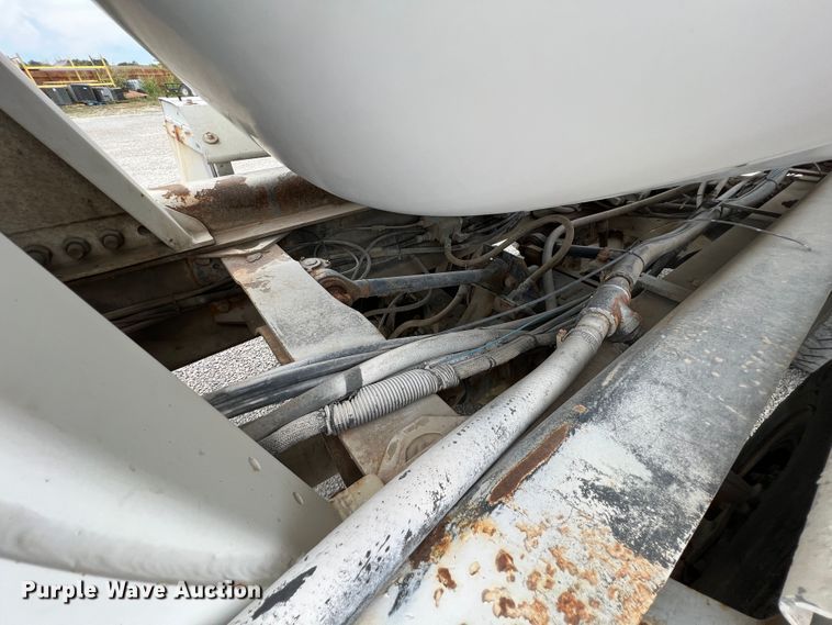 image for item IA9109 2000 Mack RD690S  ready mix truck