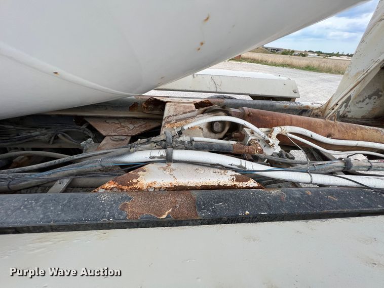 image for item IA9109 2000 Mack RD690S  ready mix truck