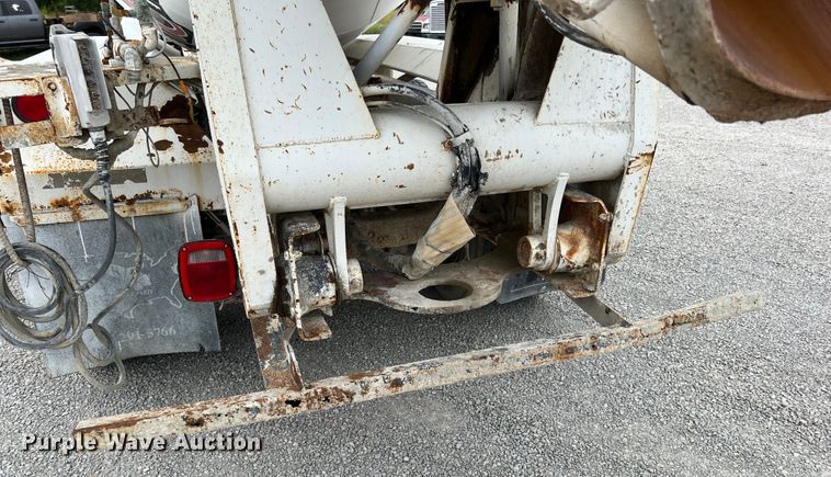 image for item IA9109 2000 Mack RD690S  ready mix truck