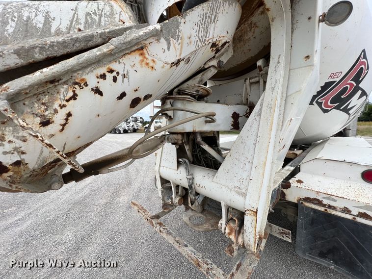 image for item IA9109 2000 Mack RD690S  ready mix truck