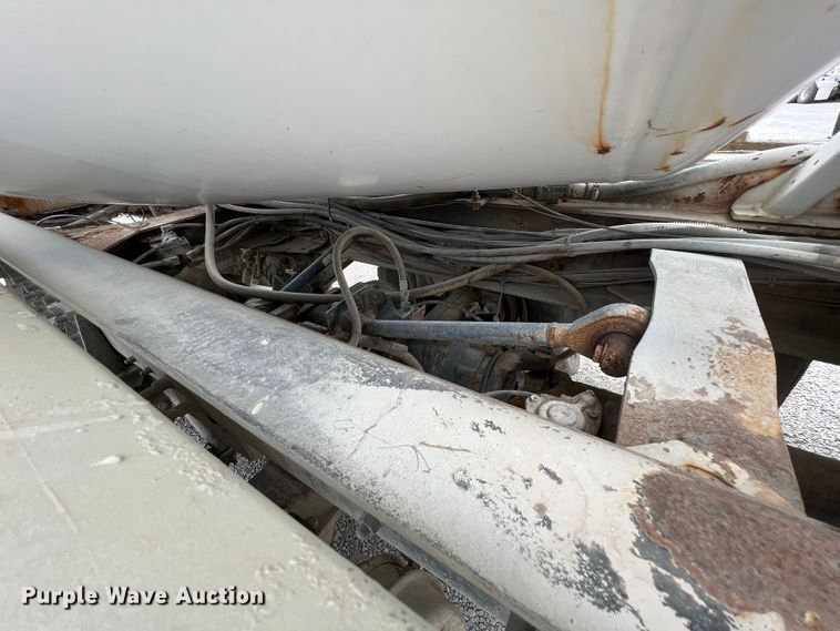 image for item IA9109 2000 Mack RD690S  ready mix truck