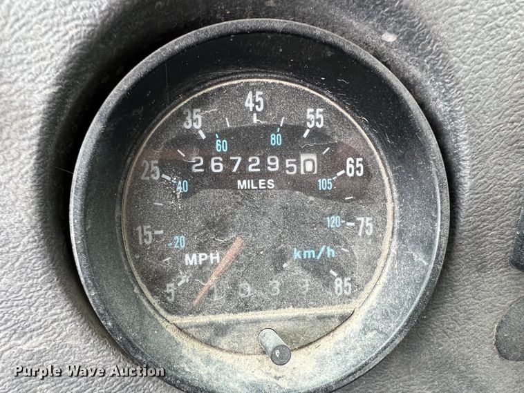 image for item IA9109 2000 Mack RD690S  ready mix truck