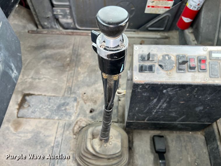 image for item IA9109 2000 Mack RD690S  ready mix truck