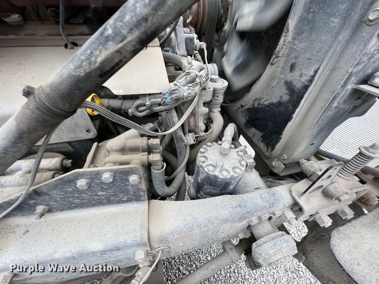 image for item IA9109 2000 Mack RD690S  ready mix truck