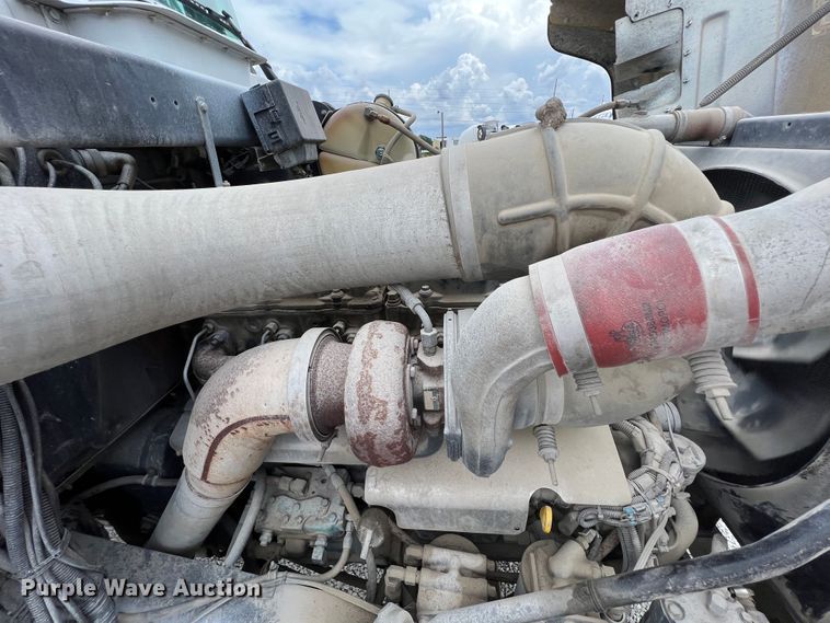 image for item IA9109 2000 Mack RD690S  ready mix truck