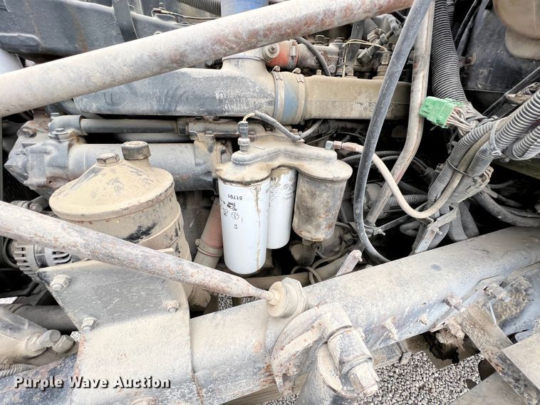 image for item IA9109 2000 Mack RD690S  ready mix truck