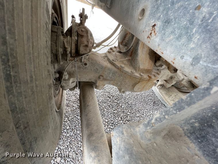 image for item IA9109 2000 Mack RD690S  ready mix truck