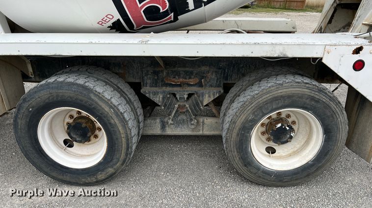 image for item IA9109 2000 Mack RD690S  ready mix truck