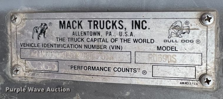 image for item IA9109 2000 Mack RD690S  ready mix truck