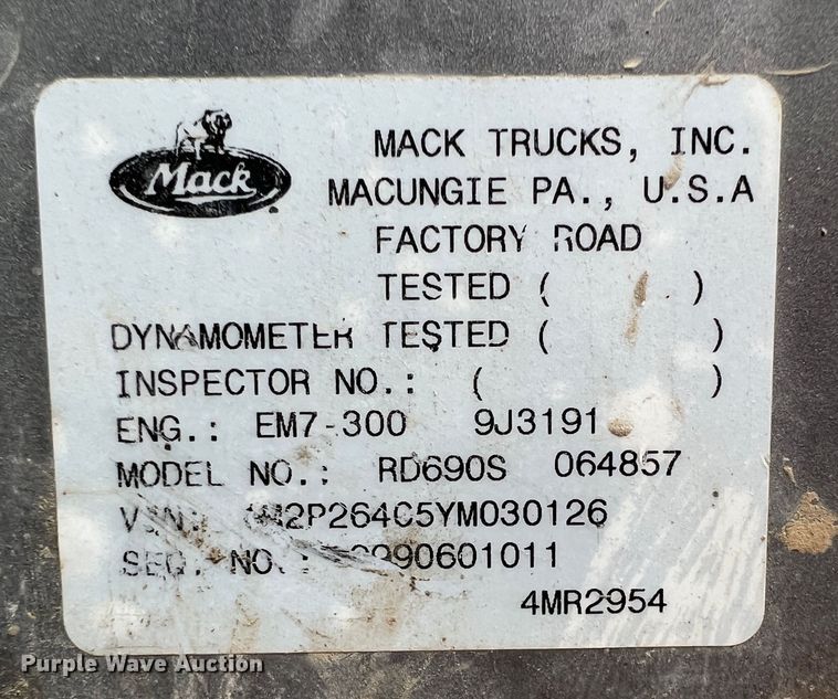 image for item IA9109 2000 Mack RD690S  ready mix truck