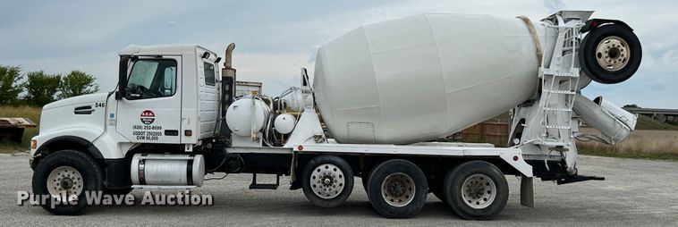 image for item IA9110 2002 Volvo VHD  ready mix truck