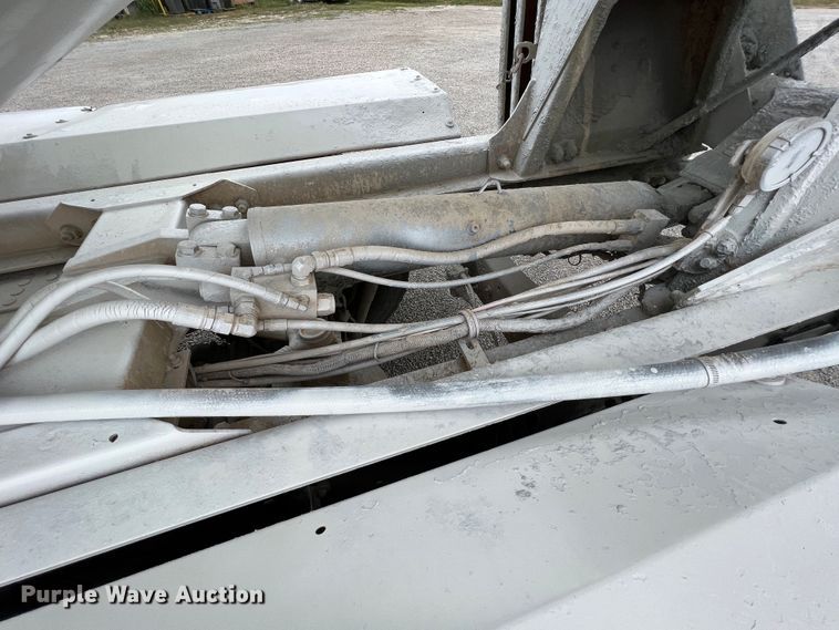 image for item IA9110 2002 Volvo VHD  ready mix truck