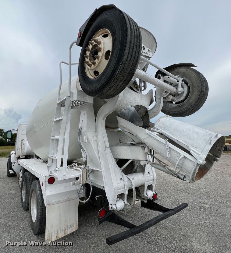 image for item IA9110 2002 Volvo VHD  ready mix truck