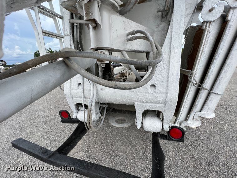 image for item IA9110 2002 Volvo VHD  ready mix truck