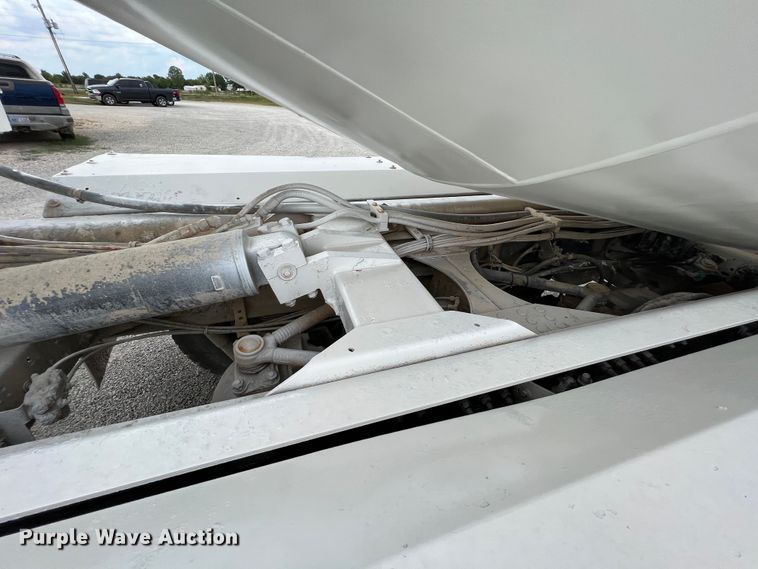 image for item IA9110 2002 Volvo VHD  ready mix truck