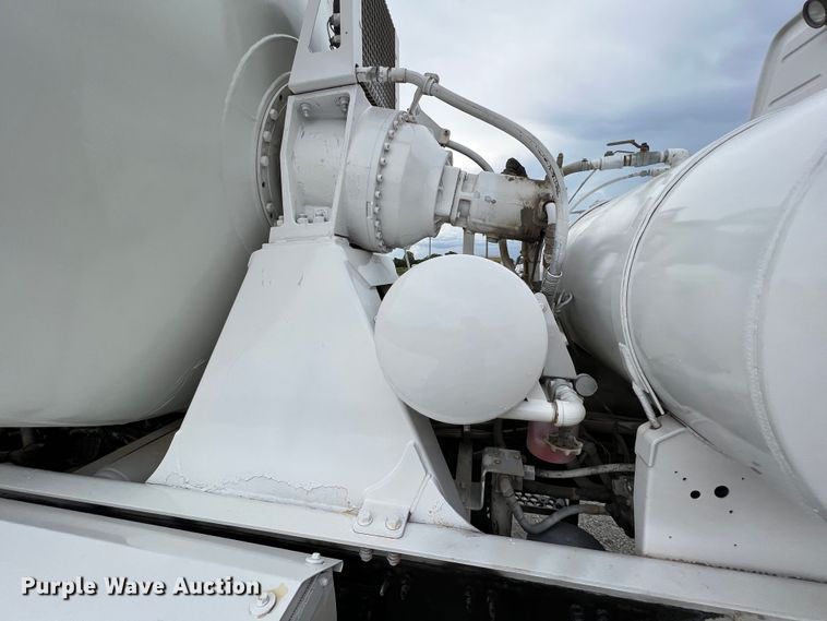 image for item IA9110 2002 Volvo VHD  ready mix truck