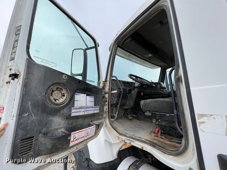 image for item IA9110 2002 Volvo VHD  ready mix truck