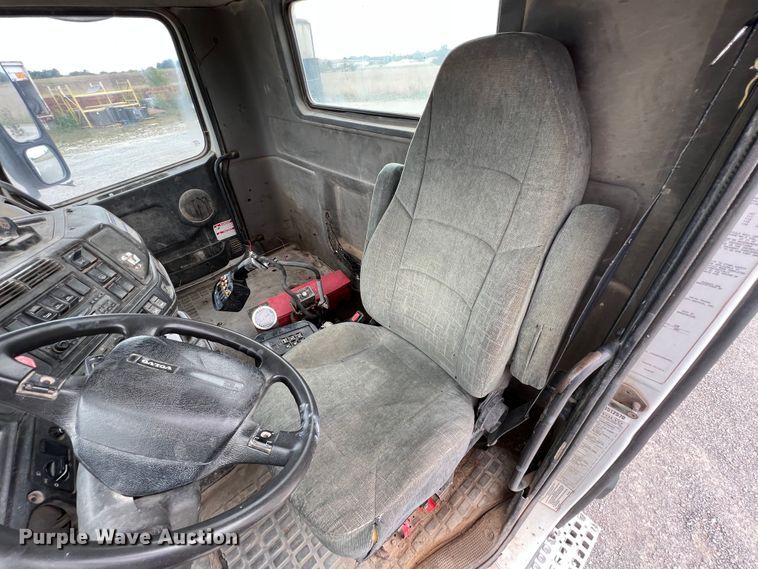 image for item IA9110 2002 Volvo VHD  ready mix truck