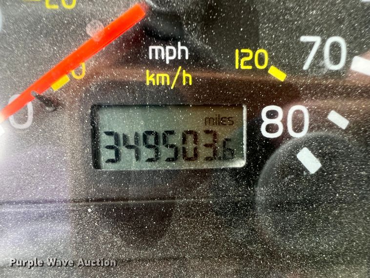 image for item IA9110 2002 Volvo VHD  ready mix truck