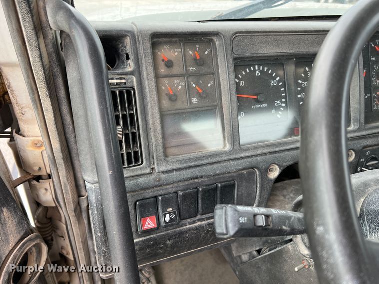 image for item IA9110 2002 Volvo VHD  ready mix truck