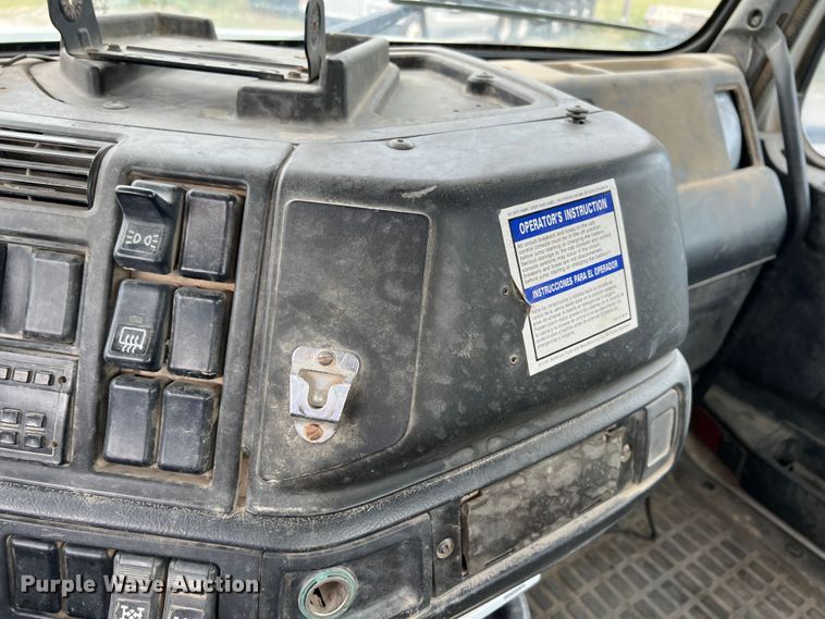 image for item IA9110 2002 Volvo VHD  ready mix truck