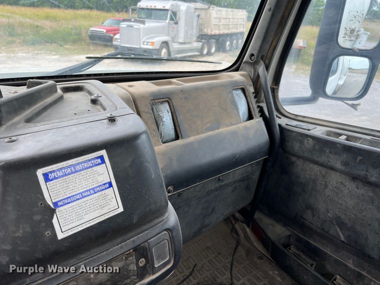 image for item IA9110 2002 Volvo VHD  ready mix truck