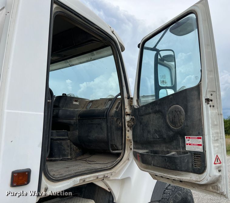 image for item IA9110 2002 Volvo VHD  ready mix truck