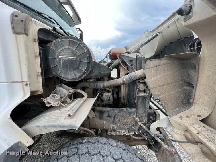 image for item IA9110 2002 Volvo VHD  ready mix truck