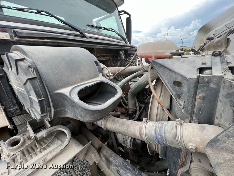 image for item IA9110 2002 Volvo VHD  ready mix truck