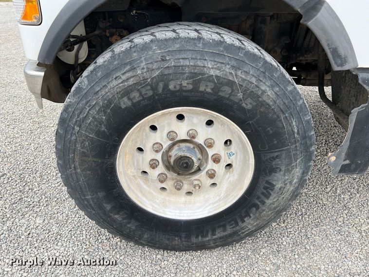 image for item IA9110 2002 Volvo VHD  ready mix truck