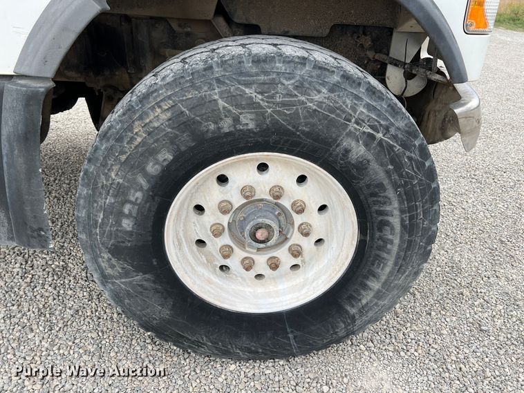 image for item IA9110 2002 Volvo VHD  ready mix truck