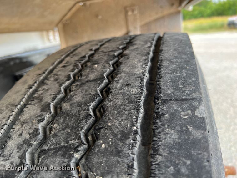 image for item IA9110 2002 Volvo VHD  ready mix truck