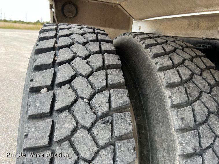 image for item IA9110 2002 Volvo VHD  ready mix truck