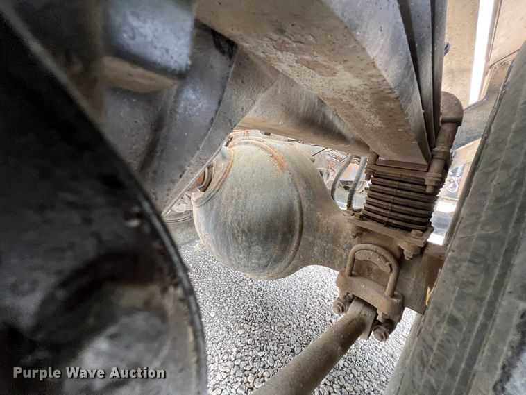 image for item IA9110 2002 Volvo VHD  ready mix truck