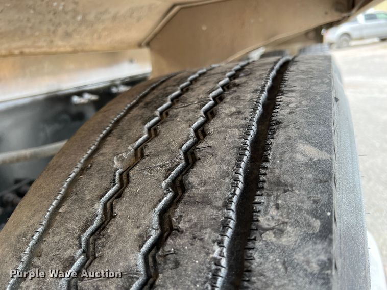 image for item IA9110 2002 Volvo VHD  ready mix truck