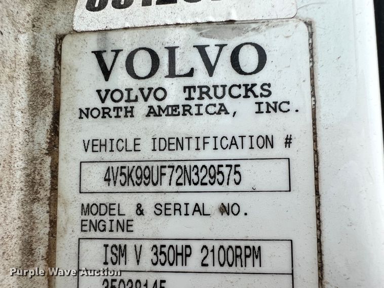 image for item IA9110 2002 Volvo VHD  ready mix truck